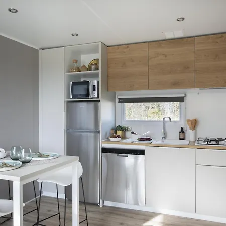 Sunelia Les Pins אתר קמפינג ארגלס-סור-מר