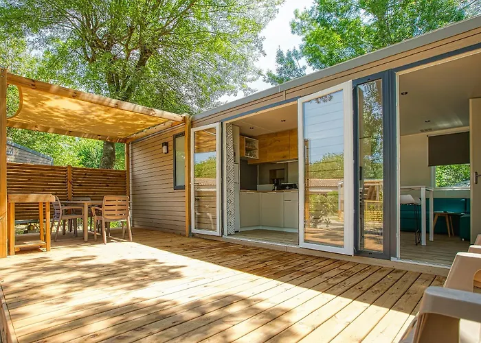 Sunelia Les Pins אתר קמפינג ארגלס-סור-מר