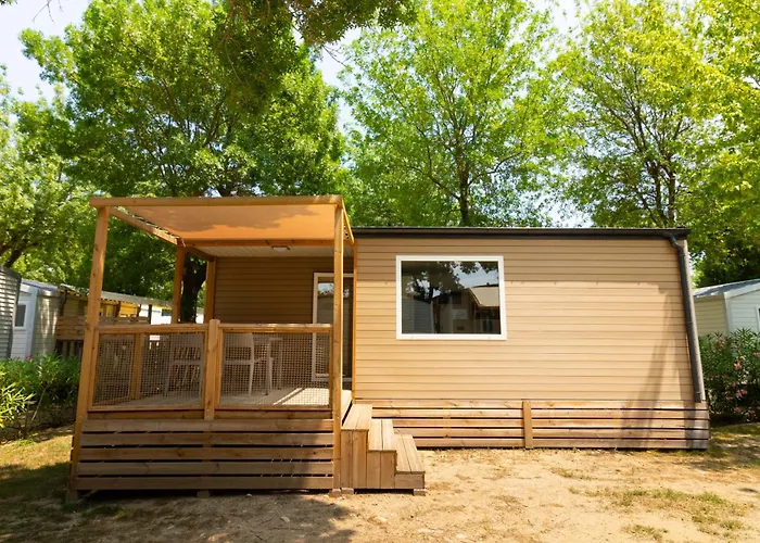 Sunelia Les Pins אתר קמפינג ארגלס-סור-מר