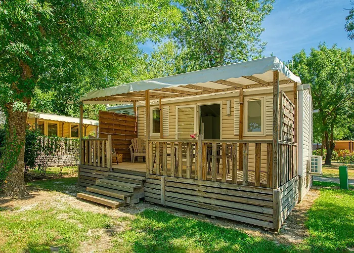 Sunelia Les Pins אתר קמפינג